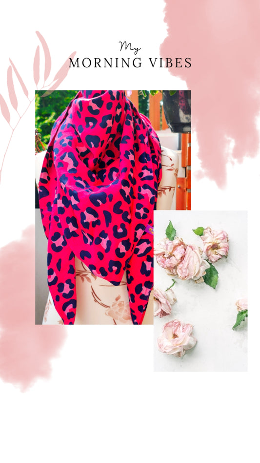 Extravagant , finde ich schon 🤗Doppellagiges Dreieckstuch aus hochwertigen Musselinstoff